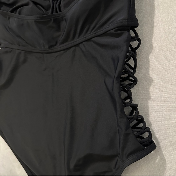 Ashley Graham x Swimsuits for All Black Lattice Sides Underwire One Piece Sz 20 - Picture 14 of 15